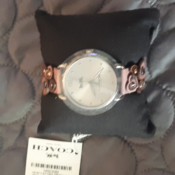 Coach Watch ⌚ with hearts on the band NWT - Picture 2 of 6